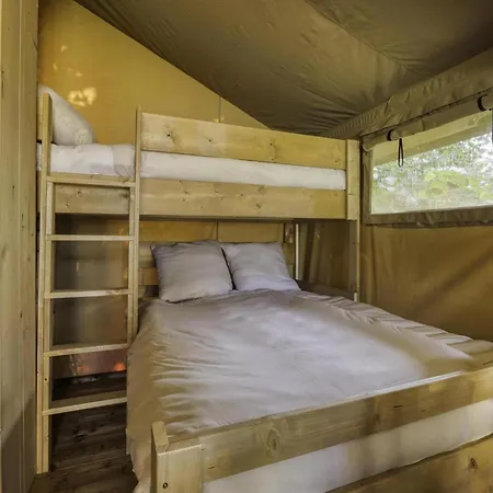 Glamping Tent In Signy-labbaye
