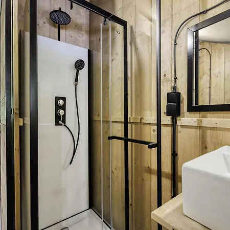 Comet Glamping Tent, Ardennes