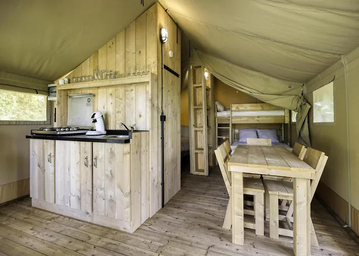 Apartment Comet Glamping Tent, Ardennes Signy-l'Abbaye